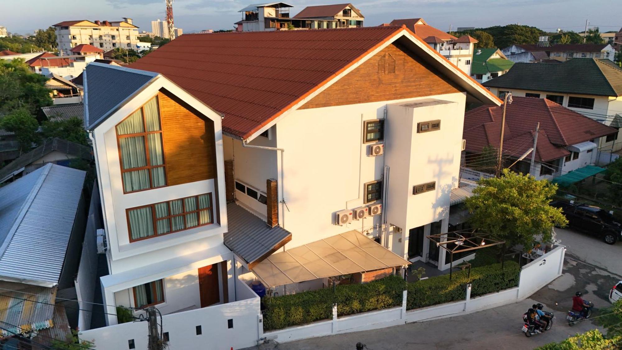 Tanwa Hotel Chiang Mai Bagian luar foto